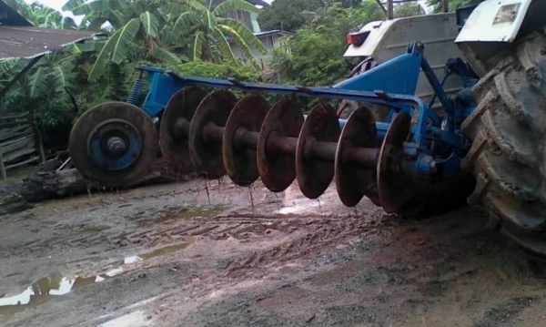 ขาย 199,000 FORD 68 (แถมใบมีด -หาง 7 ) เครื่อง T1 เกียรดี หางดี ยก ไม่ตก ยางสวย เอกสารชื้อขาย  รถอยู่ จ.ศรีสะเกษ โทร&amp;ไอดีไลน์ 0610710295