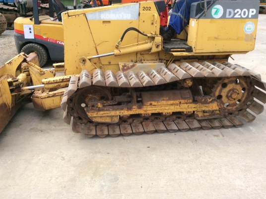 รถเเทรกเตอร์ KOMATSU  D20P-7E สภาพสวยพร้อมใช้งาน ราคาไม่แพงครับ