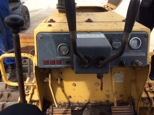 รถเเทรกเตอร์ KOMATSU  D20P-7E สภาพสวยพร้อมใช้งาน ราคาไม่แพงครับ
