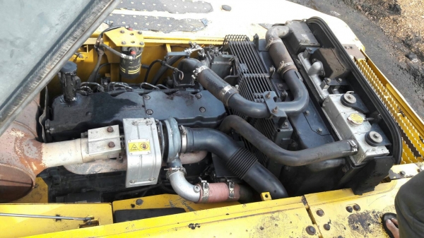 รถขุดแขนยาว KOMATSU PC200-8