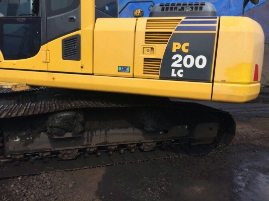 รถขุดแขนยาว KOMATSU PC200-8