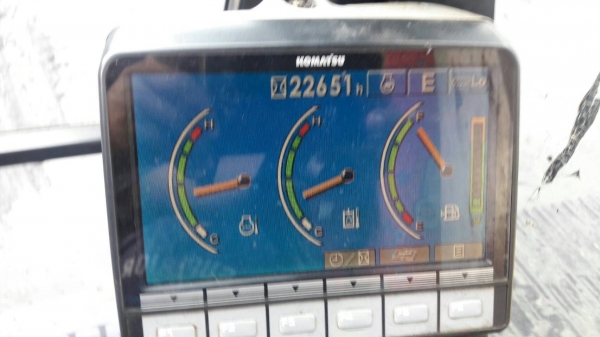 รถขุดแขนยาว KOMATSU PC200-8