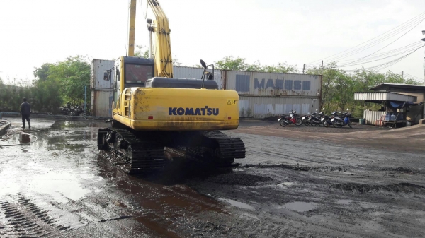 รถขุดแขนยาว KOMATSU PC200-8