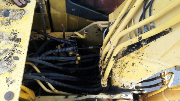 รถขุดแขนยาว KOMATSU PC200-8