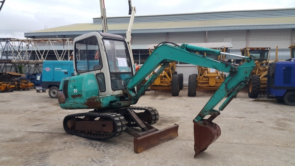 KOMATSU : PC20-7 ห้องเก๋ง นำเข้าตรงจากญี่ปุ่นครับ