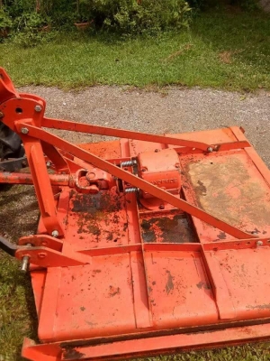 ขายหางตัดหญ้า ฮุย ขนาด 1.40 เมตร หัวเกียร์นอก หัวเกียร์ใหญ่มากๆ ราคา27,000  สนใจโทร 082-298-9243 แม็ก.  ใครหายู่รีบๆนะค่ะ