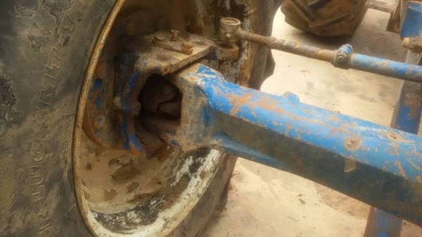 ขาย 485,000 บาท รถไถ 2 เพลา ZF (FORD 6610 เสื้อลาย ) เครื่องดี เกียร์ดี หางไม่ตก (ใบมีดหน้า -หาง 7) เอกสารอินวอยท์  รถอยู่  จ.ศรีสะเกษ โทร&amp;ไอดีไลน์ 0610710295