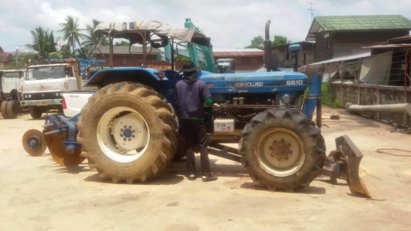 ขาย 485,000 บาท รถไถ 2 เพลา ZF (FORD 6610 เสื้อลาย ) เครื่องดี เกียร์ดี หางไม่ตก (ใบมีดหน้า -หาง 7) เอกสารอินวอยท์  รถอยู่  จ.ศรีสะเกษ โทร&amp;ไอดีไลน์ 0610710295