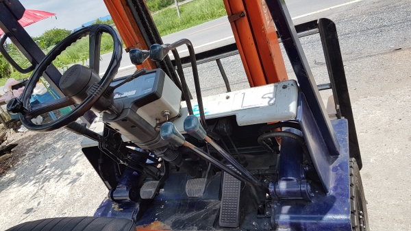 ขายด่วนรถยก TOYOTA 5FG25ยก2.5ตันยกให้ดูจริงหนัก2.5ตันได้สบายเสาสูง3เมตรยางตันใหม่4เส้นรถนอกนำเข้ายังไม่เคยใช้งานในเมืองไทยเลย