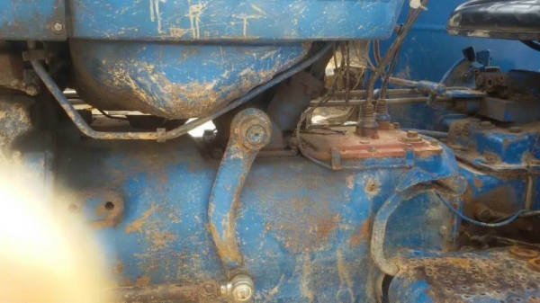 ขาย 485,000 บาท รถไถ 2 เพลา ZF (FORD 6610 เสื้อลาย ) เครื่องดี เกียร์ดี หางไม่ตก (ใบมีดหน้า -หาง 7) เอกสารอินวอยท์  รถอยู่  จ.ศรีสะเกษ โทร 093-3376797 อ๊อฟ 101 ไอดีไลน์ ja5657