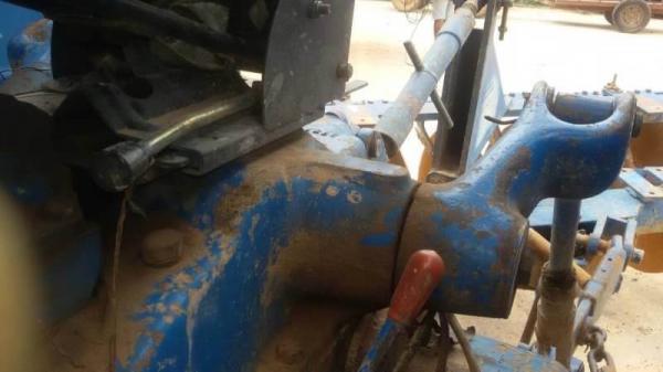ขาย 485,000 บาท รถไถ 2 เพลา ZF (FORD 6610 เสื้อลาย ) เครื่องดี เกียร์ดี หางไม่ตก (ใบมีดหน้า -หาง 7) เอกสารอินวอยท์  รถอยู่  จ.ศรีสะเกษ โทร 093-3376797 อ๊อฟ 101 ไอดีไลน์ ja5657