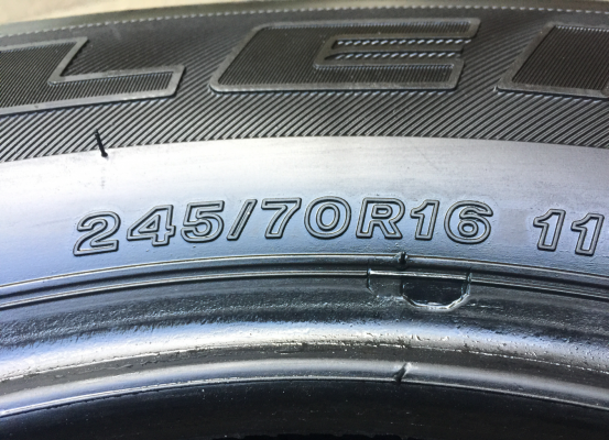 ยาง Bridgestone 245 70 16 สิ้นปี16 มี4ชุด ดอกเต็ม ไม่มีปะ เนื้อนิ่มๆ ใช้ยาว ราคาไม่แพง