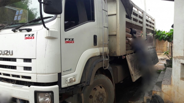 รถอีซูซุ 10 ล้อดั้ม FXZ 360 แรงม้า. ปี 53. , ( รถวิ่ง 4xx,xxx กม. ) สนใจติดต่อ 081 - 6079515 รถอีซูซุ 10 ล้อดั้ม FXZ 360 แรงม้า. ปี 53. , ( รถวิ่ง 4xx,xxx กม. ) สนใจติดต่อ 081 - 6079515