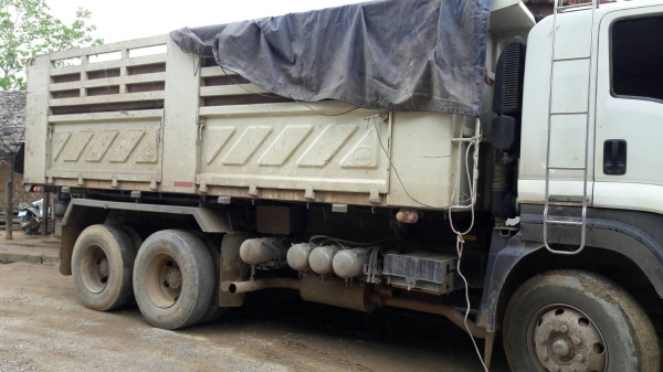 รถอีซูซุ 10 ล้อดั้ม FXZ 360 แรงม้า. ปี 53. , ( รถวิ่ง 4xx,xxx กม. ) สนใจติดต่อ 081 - 6079515 รถอีซูซุ 10 ล้อดั้ม FXZ 360 แรงม้า. ปี 53. , ( รถวิ่ง 4xx,xxx กม. ) สนใจติดต่อ 081 - 6079515