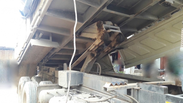 รถอีซูซุ 10 ล้อดั้ม FXZ 360 แรงม้า. ปี 53. , ( รถวิ่ง 4xx,xxx กม. ) สนใจติดต่อ 081 - 6079515 รถอีซูซุ 10 ล้อดั้ม FXZ 360 แรงม้า. ปี 53. , ( รถวิ่ง 4xx,xxx กม. ) สนใจติดต่อ 081 - 6079515