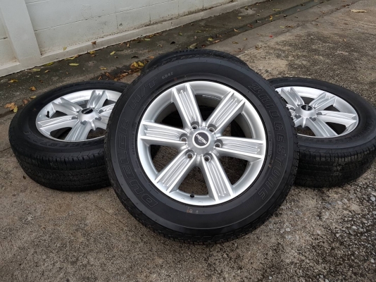 ล้อ  Isuzu 1.9พร้อมยางป้ายแดงปี17
