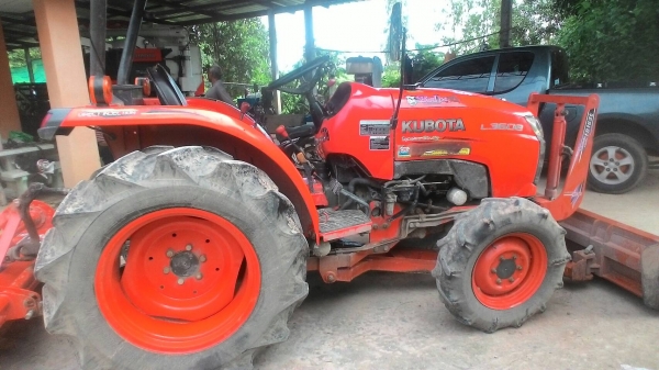 รถไถ 36 แรงปี 53 อุปกร 2 อย่าง ซ. ม 1300 นิด ฯฯ ป้ายแดง มือเดียว ราคาเบาฯฯ 245000 บาท ดูรถที อ.ราษีไศล จ.ศรีสะเกษ คับ 098 668-3479 094 283-9369 สิทธิ์คับ รถไถ 36 แรงปี 53 อุปกร 2 อย่าง ซ. ม 1300 นิด ฯฯ ป้ายแดง มือเดียว ราคาเบาฯฯ 245000 บาท ดูรถที อ.ราษีไศล จ.ศรีสะเกษ คับ 098 668-3479 094 283-9369 สิทธิ์คับ