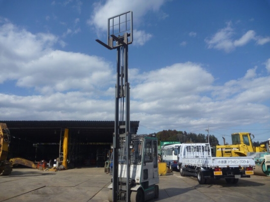 ขายฟอร์คลิฟท์ไฟฟ้า 2.5ตัน เสาสูนำเข้าจากญี่ปุ่น ไม่เคยใช้งานในไทย ขายฟอร์คลิฟท์ไฟฟ้า 2.5ตัน เสาสูนำเข้าจากญี่ปุ่น ไม่เคยใช้งานในไทย