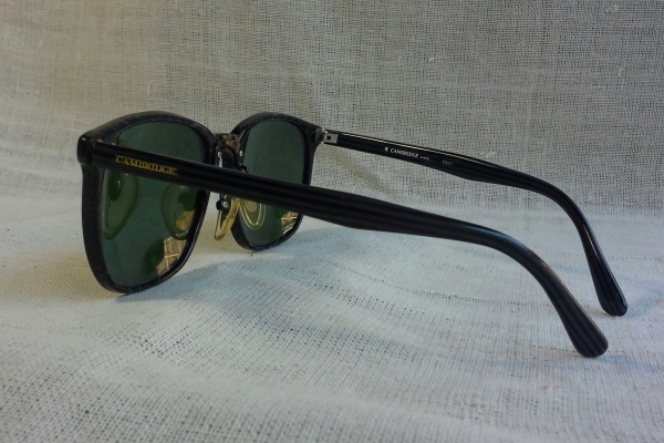 แว่นตาผู้ดีอังกฤษทศวรรษที่ '90s Vintage CAMBRIDGE UNIV. handmade in England บิ๊กไซซ์! แว่นตาผู้ดีอังกฤษทศวรรษที่ '90s Vintage CAMBRIDGE UNIV. handmade in England บิ๊กไซซ์!