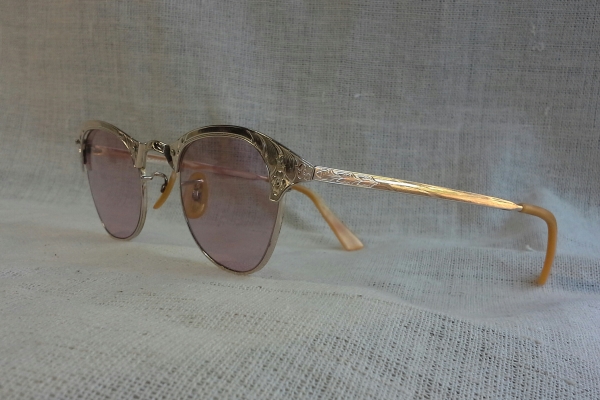 แว่นตาอเมริกันโกลด์ฟิลด์ ยุค &#039;50s &#039;งานทองแกะลายด้วยมือ&#039;  Vintage MC handcrafted in USA  12K