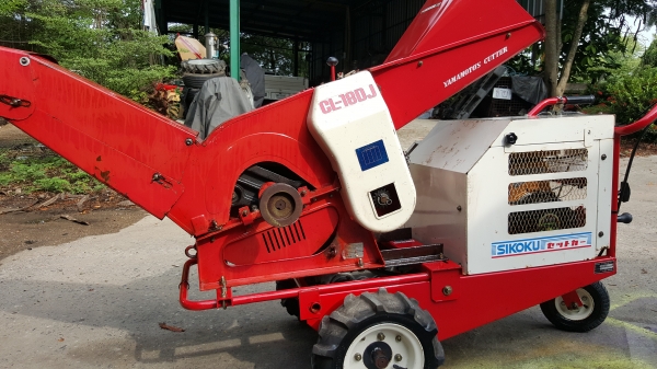 เครื่องสับกิ่งไม้ เดินหน้าถอยหลังได้ รหัสสินค้า E1 - 18 พร้อมใช้ สอบถามต่อรองได้