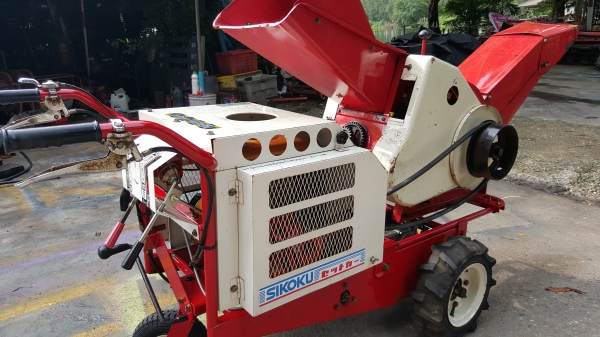 เครื่องสับกิ่งไม้ เดินหน้าถอยหลังได้ รหัสสินค้า E1 - 18 พร้อมใช้ สอบถามต่อรองได้