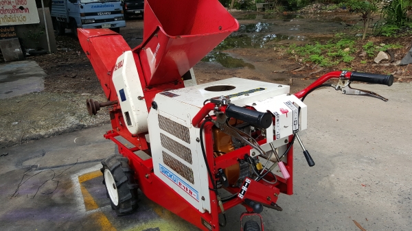 เครื่องสับกิ่งไม้ เดินหน้าถอยหลังได้ รหัสสินค้า E1 - 18 พร้อมใช้ สอบถามต่อรองได้