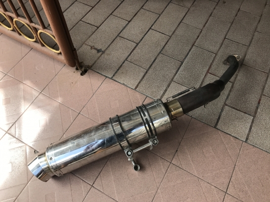 ท่อมอเตอรไซคเก่าญี่ปุ่นเเท้เลสทั้งใบ ไม่ทราบรุ่นสภาพสวย