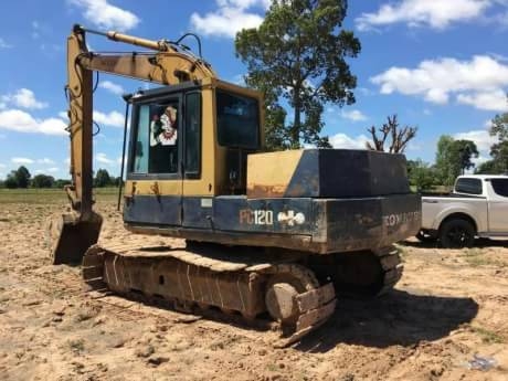 KOMATSU PC120-3
