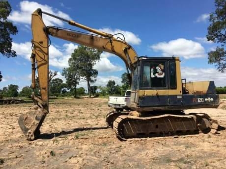 KOMATSU PC120-3