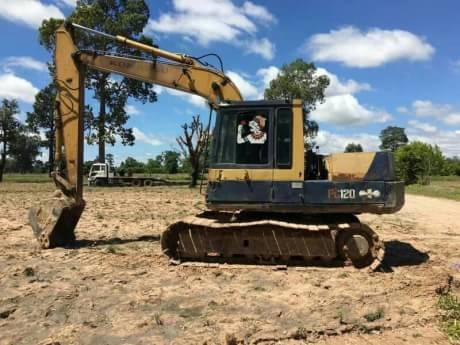 KOMATSU PC120-3