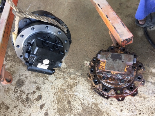 ตัวเดินแบคโฮ KOMATSU PC60-3 HY-DASH พร้อมสป็อกเก็ต ของเดิมติดรถพร้อมใช้งานเปิดเฟืองดูได้ (มีวีดีโอการทำงาน)