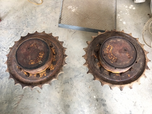ตัวเดินแบคโฮ KOMATSU PC60-3 HY-DASH พร้อมสป็อกเก็ต ของเดิมติดรถพร้อมใช้งานเปิดเฟืองดูได้ (มีวีดีโอการทำงาน)