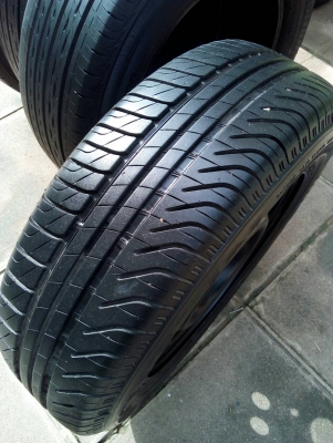 ล้ออะไหล่ ยาง 175/70R13 มี 1 ล้อ 700 บาท โทร.081-427-3941 ตจว.ส่งได้ครับ ล้ออะไหล่ ยาง 175/70R13 มี 1 ล้อ 700 บาท โทร.081-427-3941 ตจว.ส่งได้ครับ