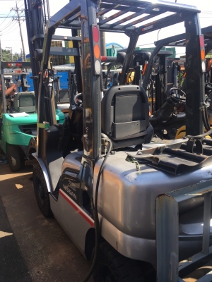 ขายฟอร์คลิฟท์ LPG งานหนีบ NISSAN รุ่น PL02A25W ขนาดยก 2.5ตัน เสายกสูง 4.5เมตร