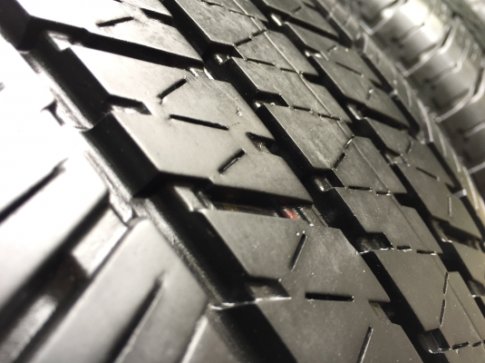 ยาง Bridgestone 265 60 18 ปี16 ดอกเต็ม เนื้อนิ่มๆ ใช้ยาว ราคาไม่แพง