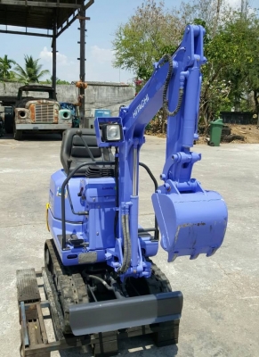 แบคโฮเล็ก HITACHI EX5 เครื่องยนต์สูบเดียว 7 แรง แบคโฮเล็ก HITACHI EX5 เครื่องยนต์สูบเดียว 7 แรง
