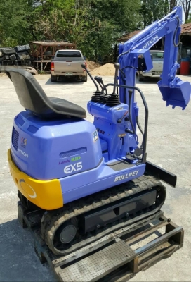 แบคโฮเล็ก HITACHI EX5 เครื่องยนต์สูบเดียว 7 แรง แบคโฮเล็ก HITACHI EX5 เครื่องยนต์สูบเดียว 7 แรง