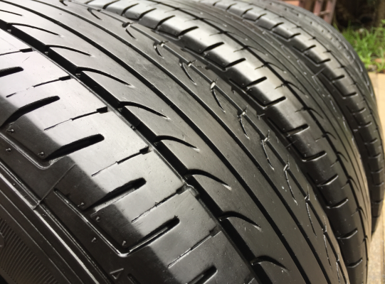 ยาง Goodyear 215 70 15 ปี16 ดอกเต็ม ไม่มีปะ ใช้ยาว ราคาไม่แพง ยาง Goodyear 215 70 15 ปี16 ดอกเต็ม ไม่มีปะ ใช้ยาว ราคาไม่แพง
