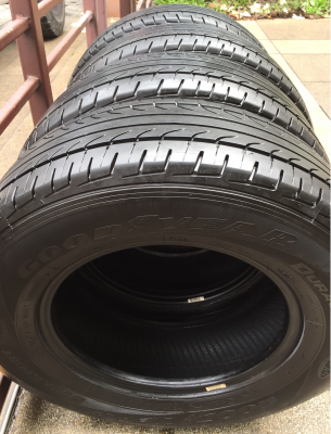 ยาง Goodyear 215 70 15 ปี16 ดอกเต็ม ไม่มีปะ ใช้ยาว ราคาไม่แพง