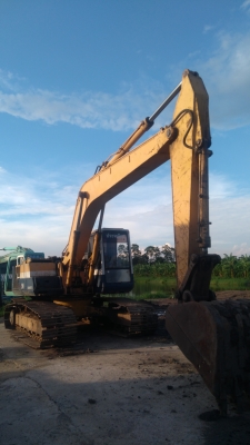 รถแม็คโคร KOMATSU PC200 รุ่น 3 พร้อมใช้งาน