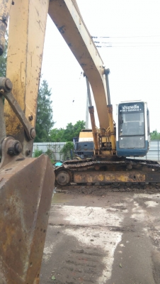 รถแม็คโคร KOMATSU PC200 รุ่น 3 พร้อมใช้งาน