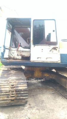 รถแม็คโคร KOMATSU PC200 รุ่น 3 พร้อมใช้งาน