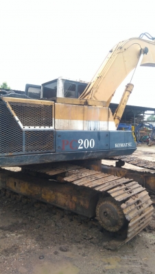 รถแม็คโคร KOMATSU PC200 รุ่น 3 พร้อมใช้งาน