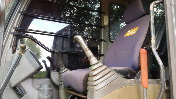 ฮิตาชิ zx120 ใช้น้อย9พันกว่า ชม.สวยๆพร้อมใช้เอกสารครบ