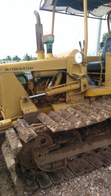 รถแทรกเตอร์ KOMATSU D2 รุ่น 5 ซีรีย์สูง จะเป็นรุ่น 6 แล้ว พร้อมใช้งาน