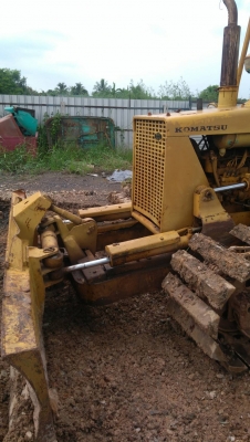 รถแทรกเตอร์ KOMATSU D2 รุ่น 5 ซีรีย์สูง จะเป็นรุ่น 6 แล้ว พร้อมใช้งาน