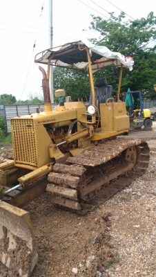 รถแทรกเตอร์ KOMATSU D2 รุ่น 5 ซีรีย์สูง จะเป็นรุ่น 6 แล้ว พร้อมใช้งาน