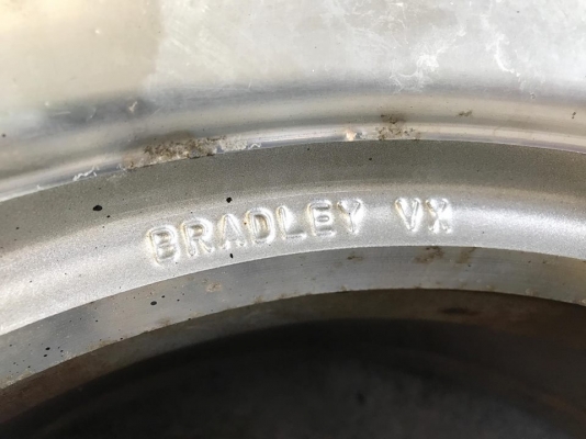 ขายล้อBradley vx แท้ ญี่ปุ่น ขอบ16กว้าง6ครึ่ง ออฟ25 6รู139 ขายล้อBradley vx แท้ ญี่ปุ่น ขอบ16กว้าง6ครึ่ง ออฟ25 6รู139