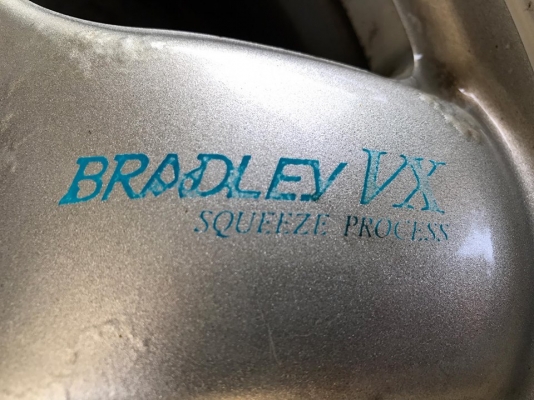 ขายล้อBradley vx แท้ ญี่ปุ่น ขอบ16กว้าง6ครึ่ง ออฟ25 6รู139 ขายล้อBradley vx แท้ ญี่ปุ่น ขอบ16กว้าง6ครึ่ง ออฟ25 6รู139